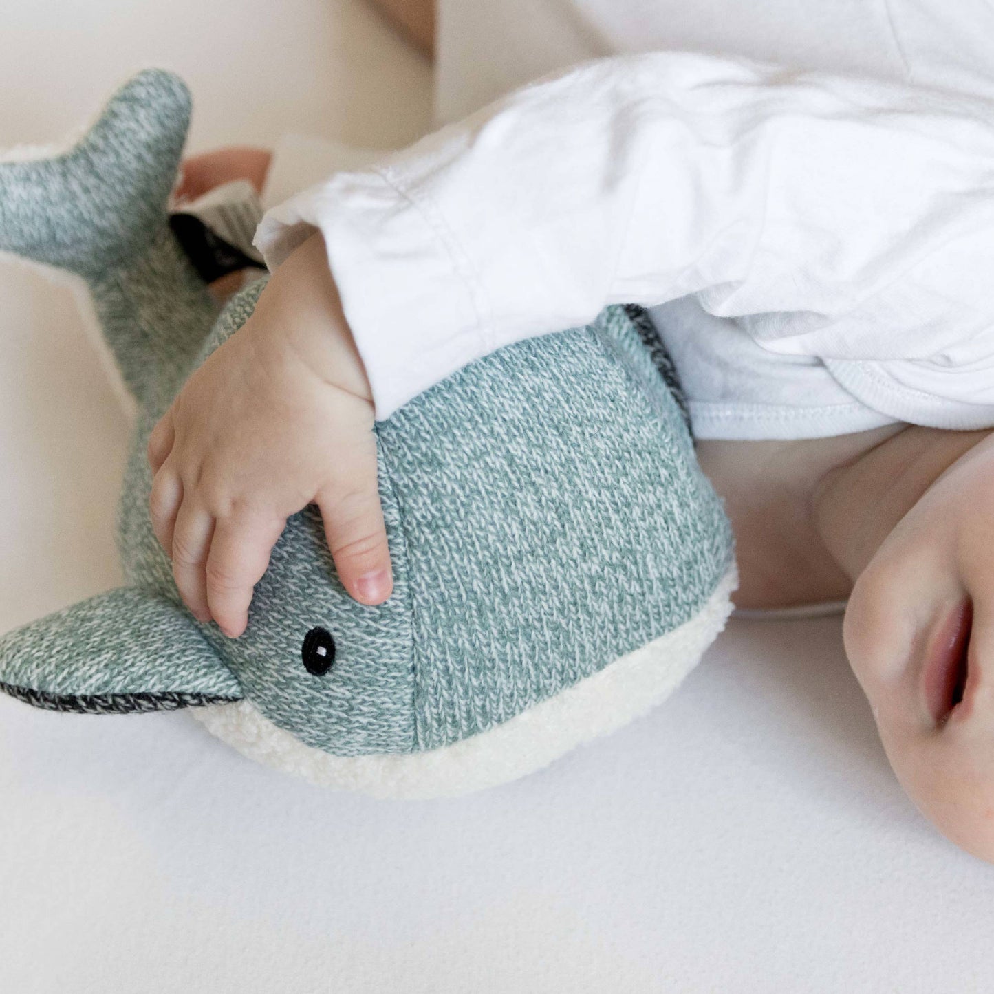Flow Amsterdam Heartbeat Comforter - Moby Whale Green